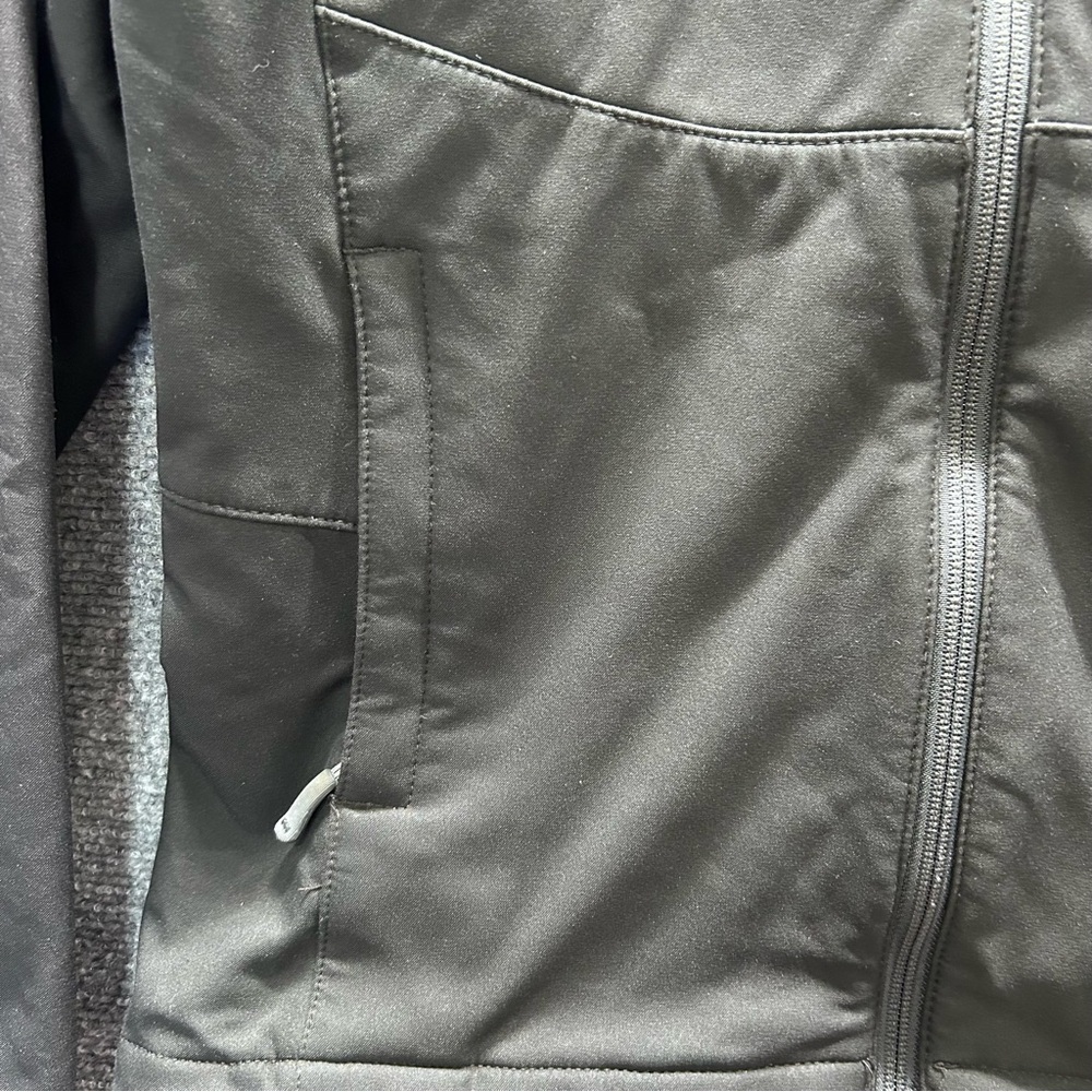 Helly Hansen Performance Black Jacket
Size S/P - Picture 5 of 14